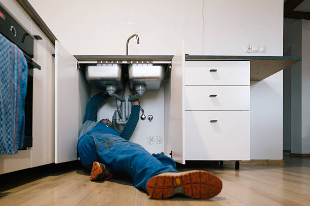 Professional Plumbing technician working in Woodland, MS